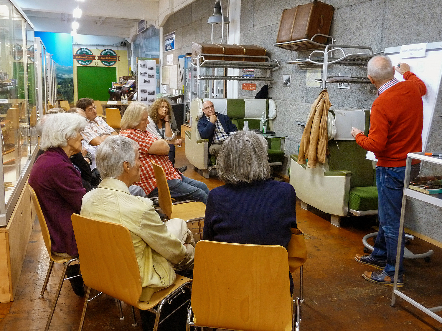 Nel Comune di Lichtensteig, nel corso di diversi incontri con la popolazione (60+) e conferenze sul futuro sono state discusse e definite le varie esigenze della popolazione anziana.