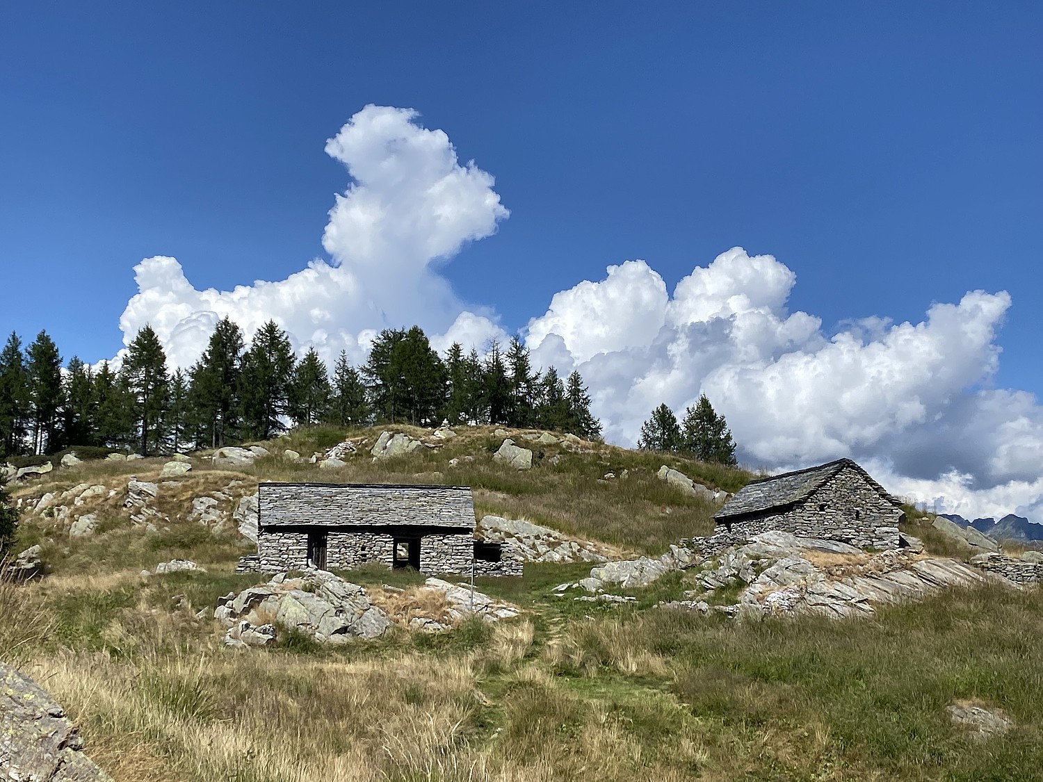 Un tempo i rustici erano importanti per l’agricoltura di montagna, ma oggi sono sempre più spesso abbandonati.