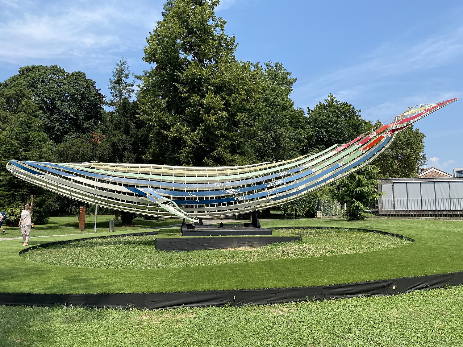 Nella cornice del Parco Ciani, l’installazione «Echoes – a voice from uncharted waters» dell’artista austriaco Mathias Gmachl, co-realizzata da LAC Lugano Arte e Cultura, invita i passanti a riflettere sull’impatto dell’uomo sull'ambiente.