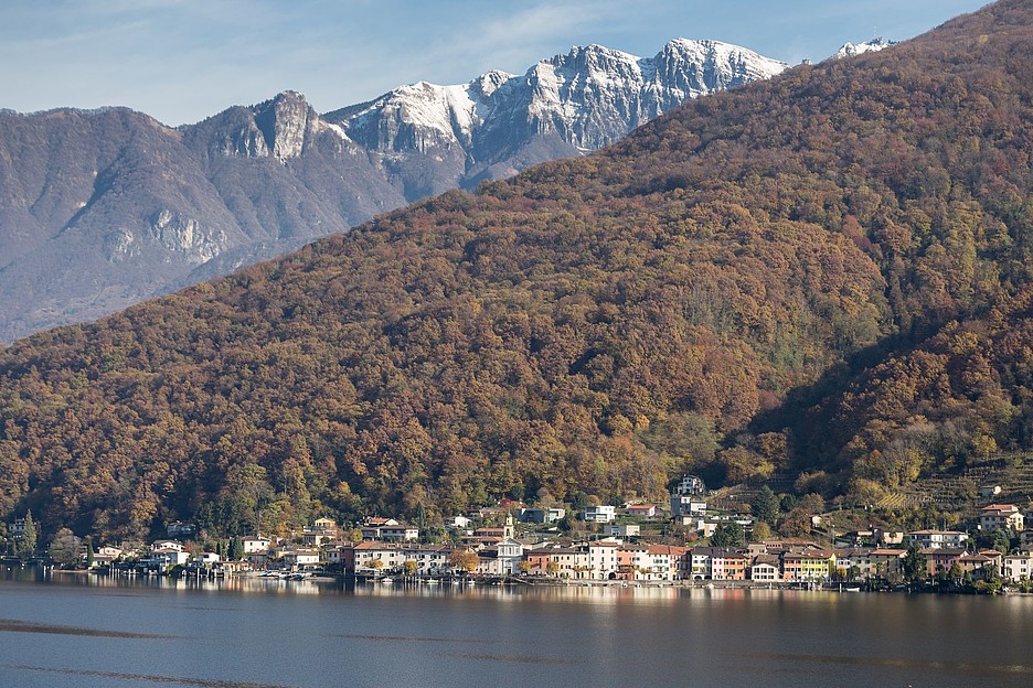 Il Comune di Brusino affactiatio sul Lago di Lugano.