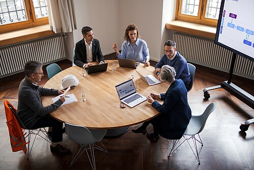 Per l'ampliamento della rete in fibra ottica Swisscom punta su partnership locali.