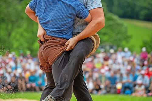 La Festa federale di lotta svizzera e dei giochi alpestri si terrà per la prima volta nel Cantone di Glarona.